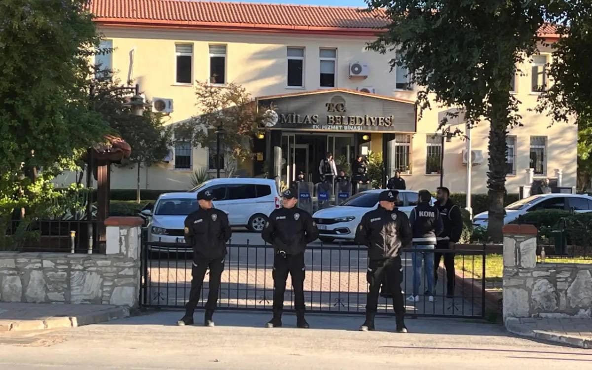 Milas Belediyesi soruşturmasında yeni gelişme: Başkan ve oğlu dahil 18 kişi tutuklandı