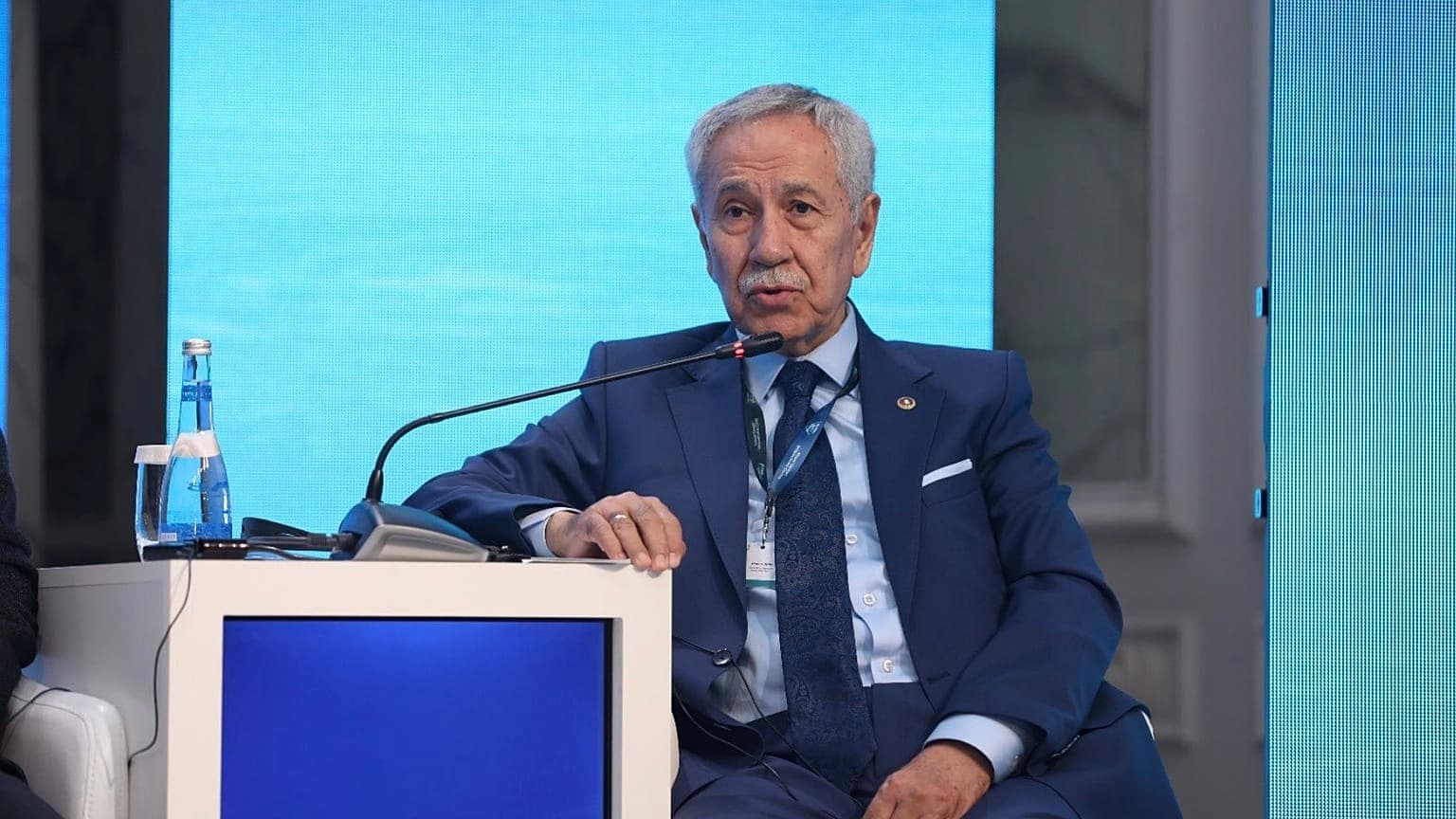 Bülent Arınç: Her görüşten gazetecinin özgür olmasına ihtiyacımız var