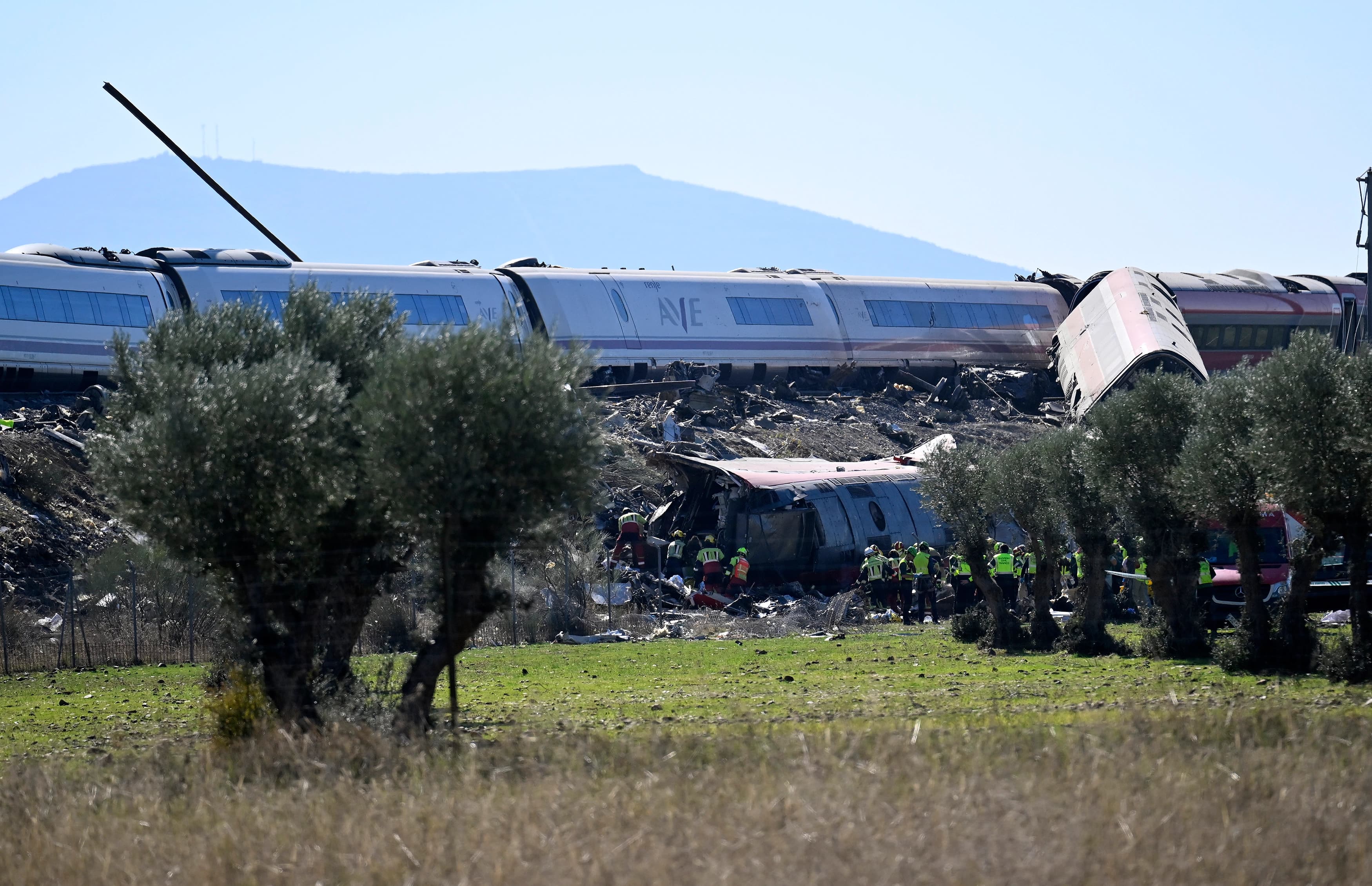 İspanya'da tren kazası: 64 ölü, 50’si ağır 80 yaralı