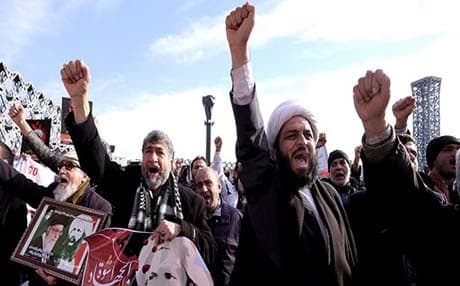 Iranian protesters show anger against the execution of the Shiite cleric Sheikh Nimr by Riyadh on Saturday. Photo: AP