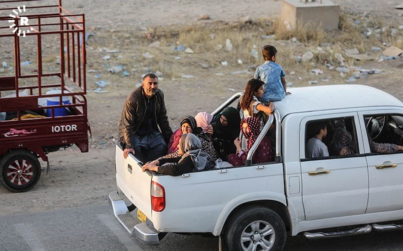Families from Kirkuk fleeing to Sulaimani this week. Photo: Rudaw