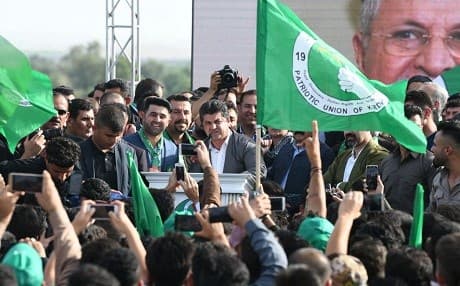Lahur Talabany (centre) at a campaign rally in Kalar on the weekend. Photo: Lahur Talabany/Twitter