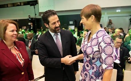 Kurdistan Regional Government deputy Prime Minister Qubad Talabani (center) shakes hands with Estonian President Kersti Kaljulaid (R) at the e-Governance Conference in Tallinn, Estonia, May 22, 2019. Photo: e-Governance Conference