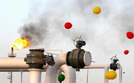 Balloons in the Kurdistan Region’s national colors are released during the official opening of the Khurmala oilfield, Erbil province, July 18, 2009. File photo: AFP