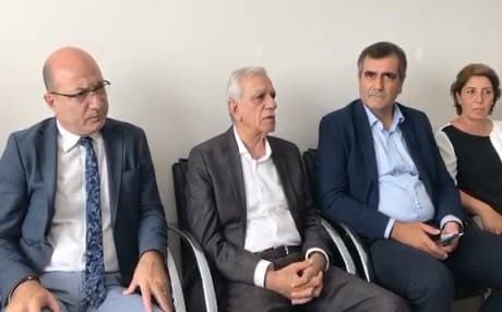 CHP lawmaker Ilhan Cihaner (left) visiting sacked Mardin mayor Ahmed Turk (center) along with fellow CHP lawmaker Ali Seker (right) in Mardin on August 25, 2019. Photo: Twitter