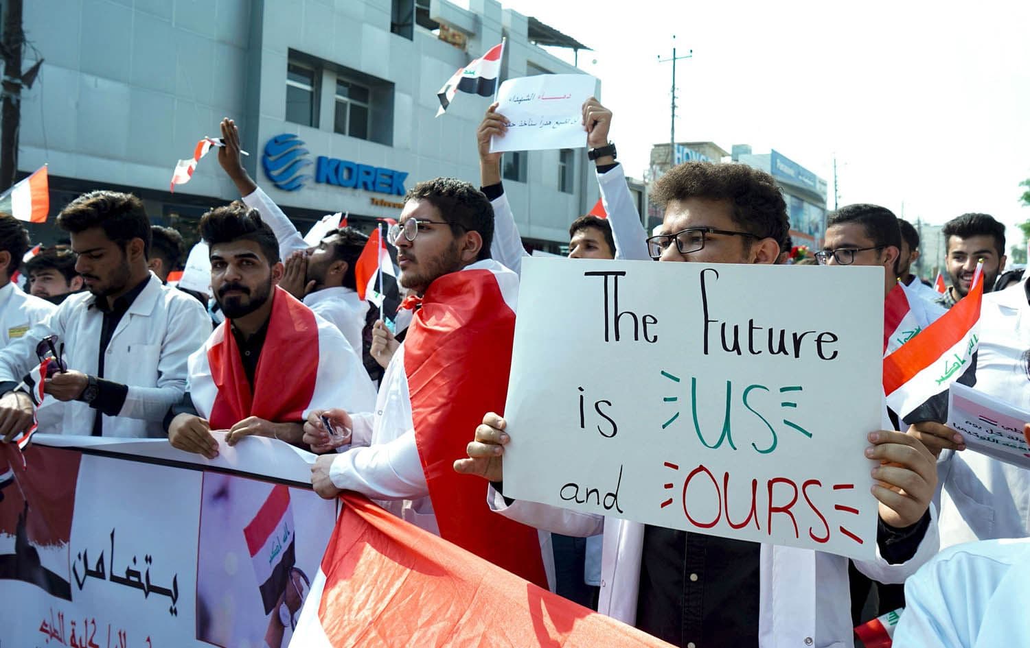 Iraqi medical students take part in an anti-government demonstration in the Shiite shrine city of Karbala, south of Iraq's capital Baghdad on October 28, 2019. Photo: AFP