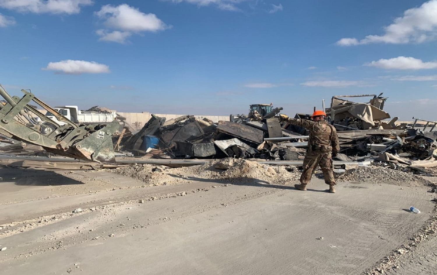 US soldiers clear rubble from a site of Iranian bombing at Ain al-Asad air base in Anbar, Iraq on January 13, 2020. Photo: Ali Abdul Hassan/AP