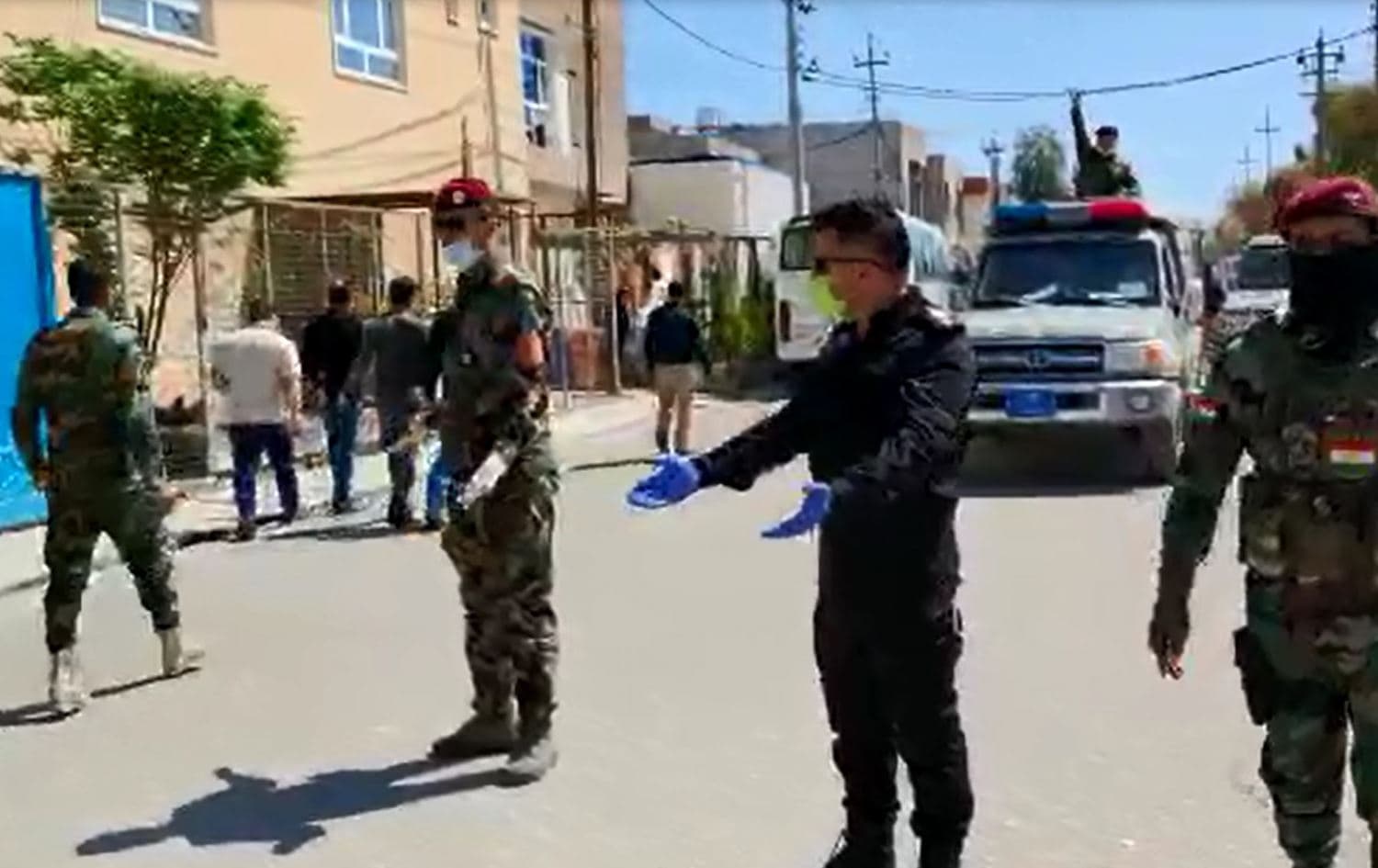 وێنەی هێزە ئەمنییەکان لە دارەتووی هەولێر