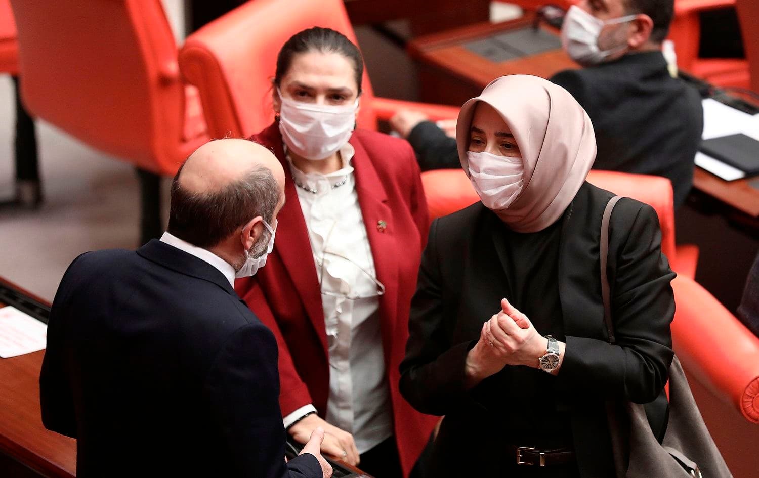 Members of Parliament wear face masks during a general assembly meeting in Ankara, Turkey, April 7, 2020. Photo: Adem Altan / AFP