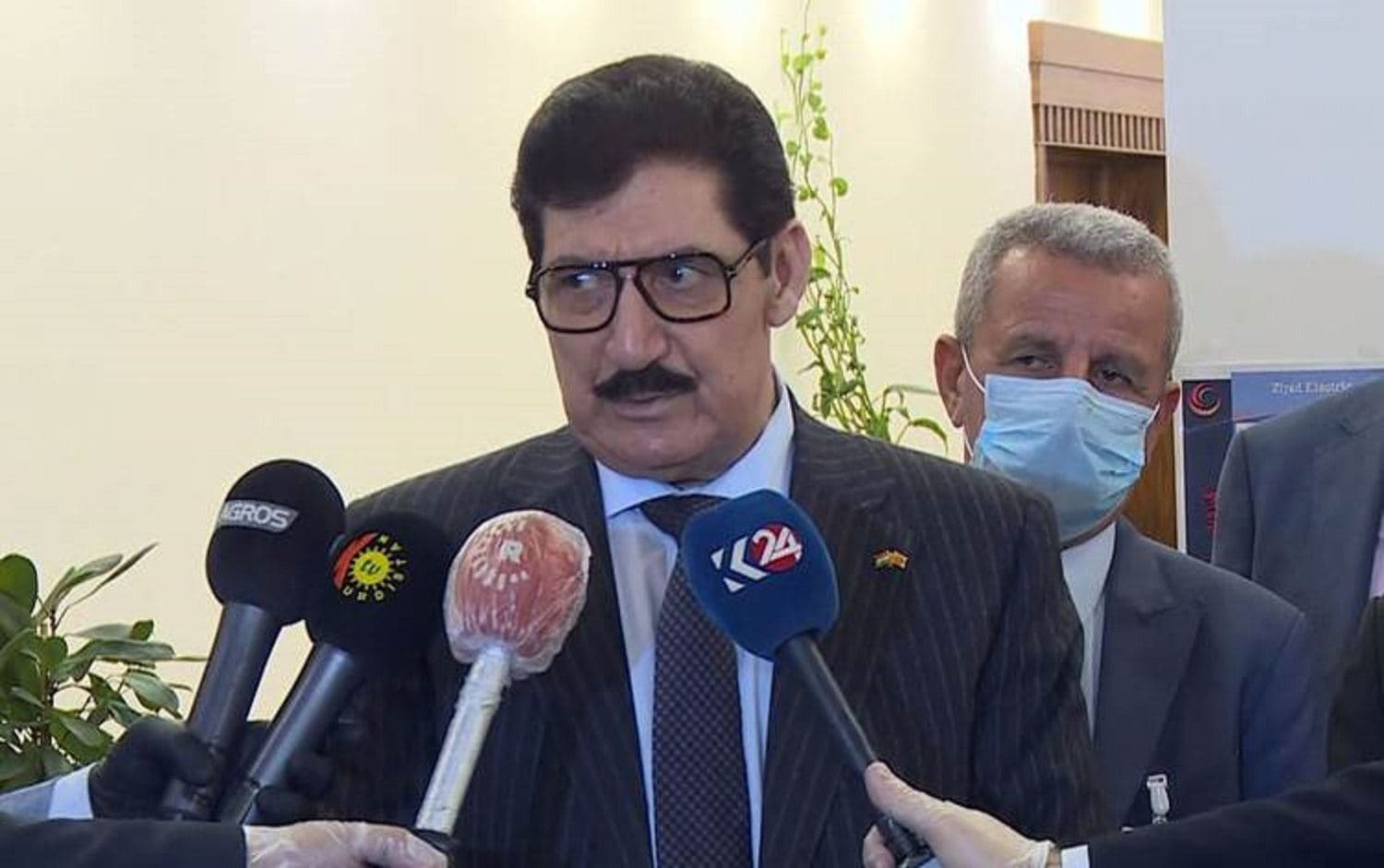 Fazil Mirani, head of the KDP politburo speaking to reporters following a visit the Erbil governorate on Tuesday. Photo: Rudaw TV.