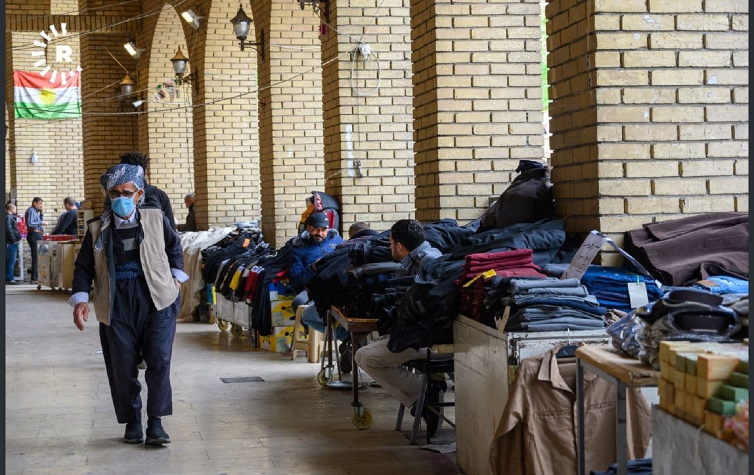 A man wears a protective mask in downtown Erbil on March 7, 2020. File photo: Bilind T.Abdullah/Rudaw