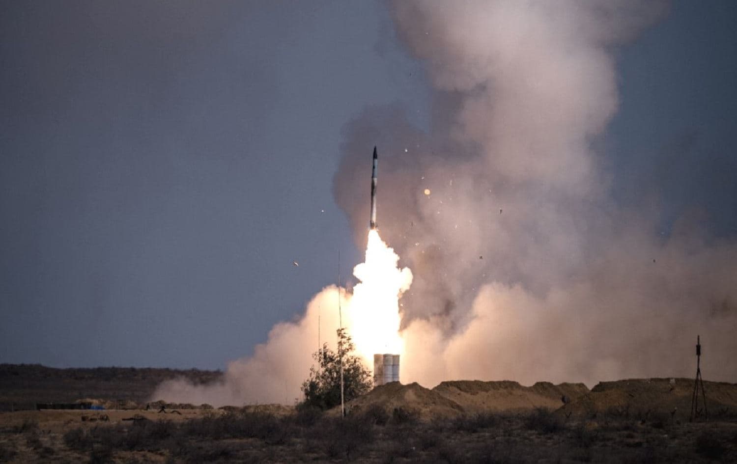 A rocket launches from a S-400 missile system at the Ashuluk military base in Southern Russia on September 22, 2020. Photo: AFP