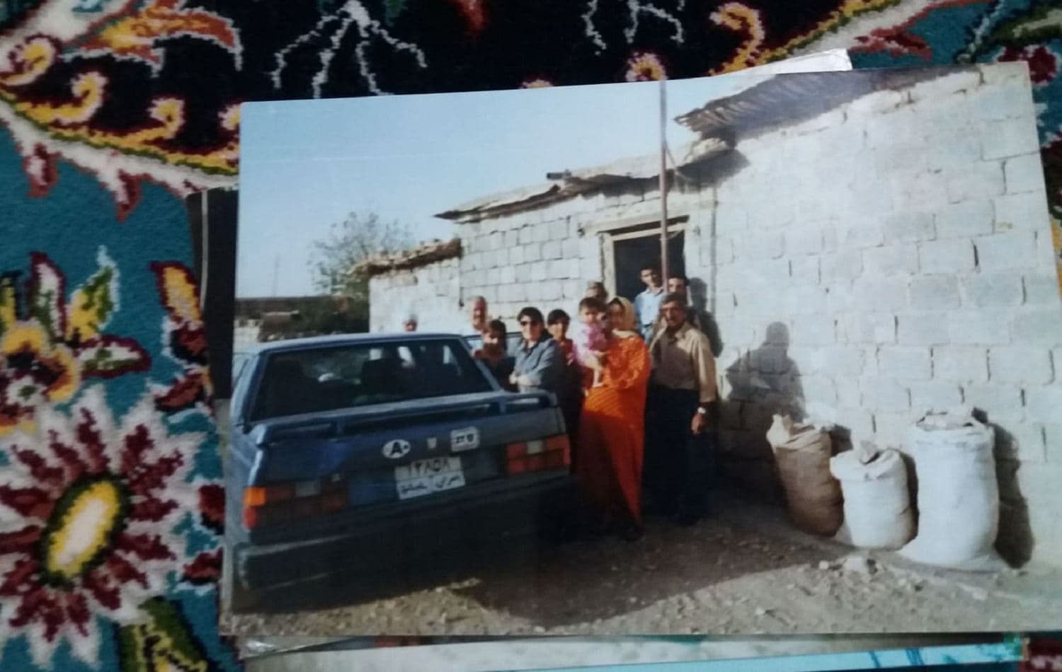 Members of Shno's family, date and place unknown. Photo submitted to Rudaw