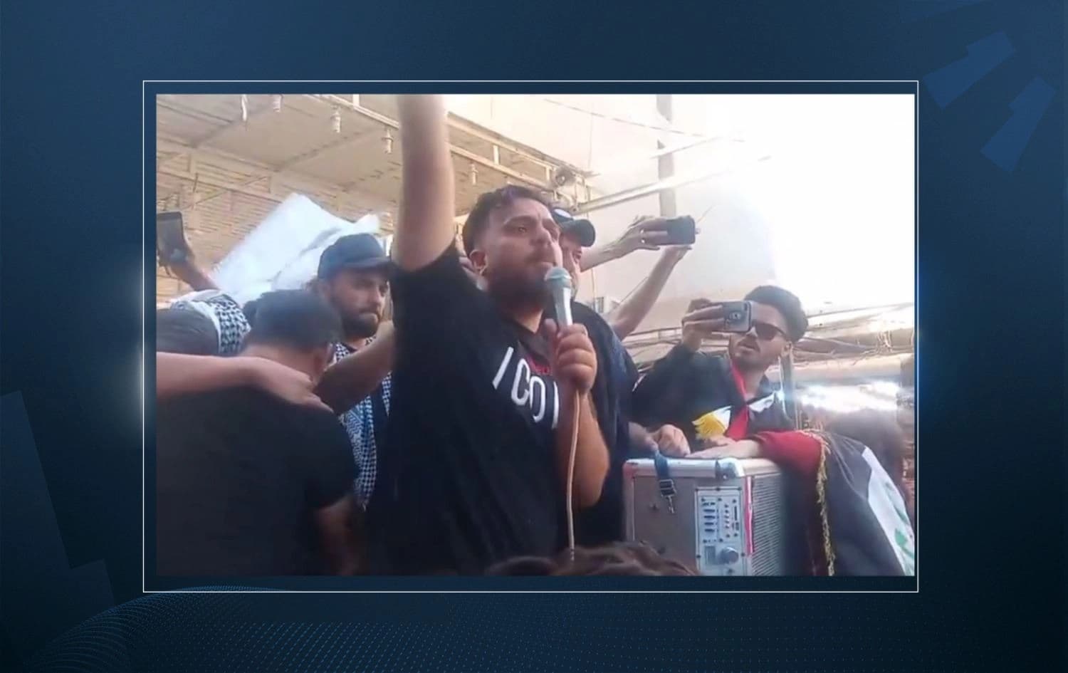 Activist Haider al-Khashan speaks to protesters in Samawah, Muthanna governorate on April 2, 2021. Photo: screengrab/Khashan’s Facebook