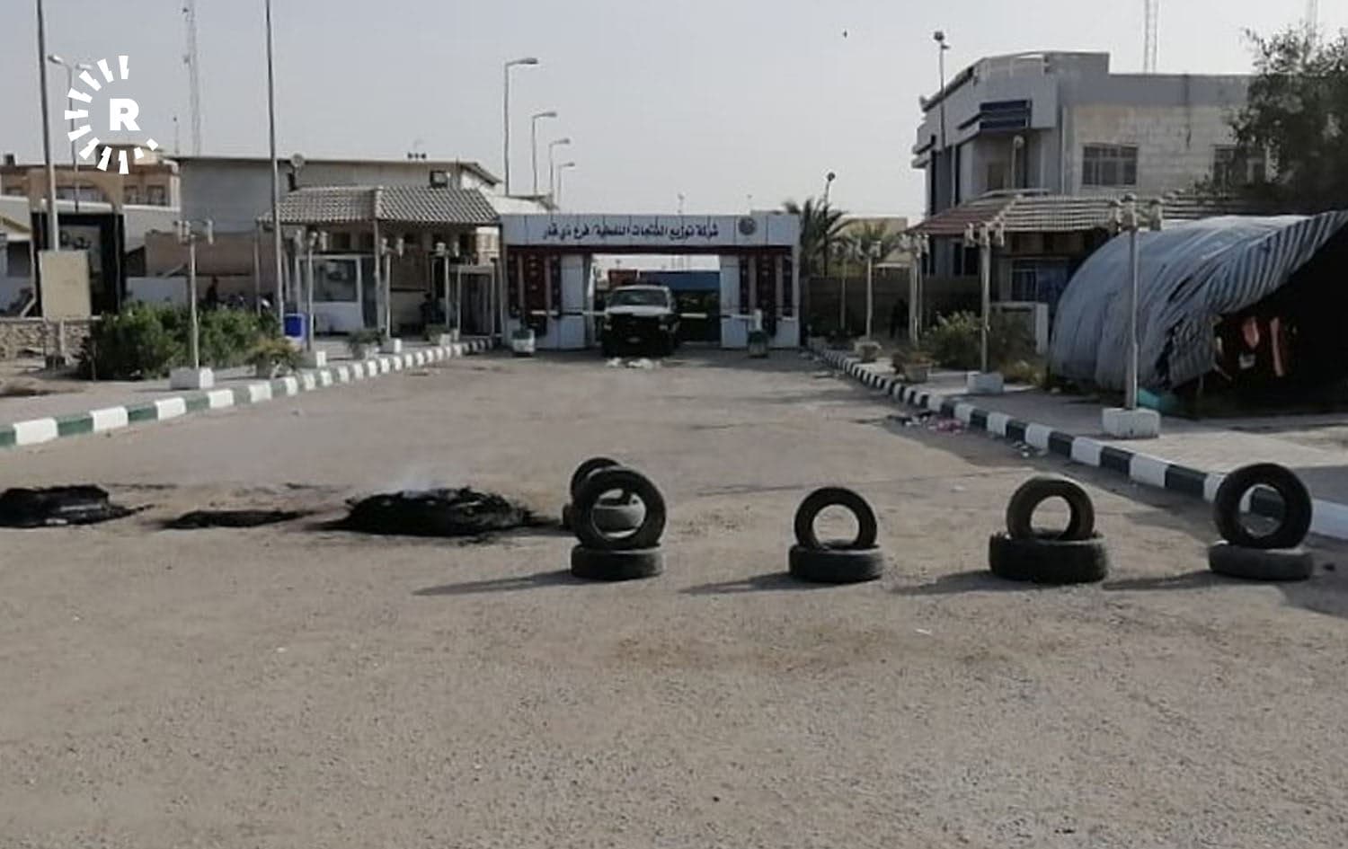 Protesters blocked access to Nasiriyah oil refinery and Dhi Qar's oil derivatives distribution department for the sixth day on Tuesday. Photo: submitted/Ahmed al-Mayahi