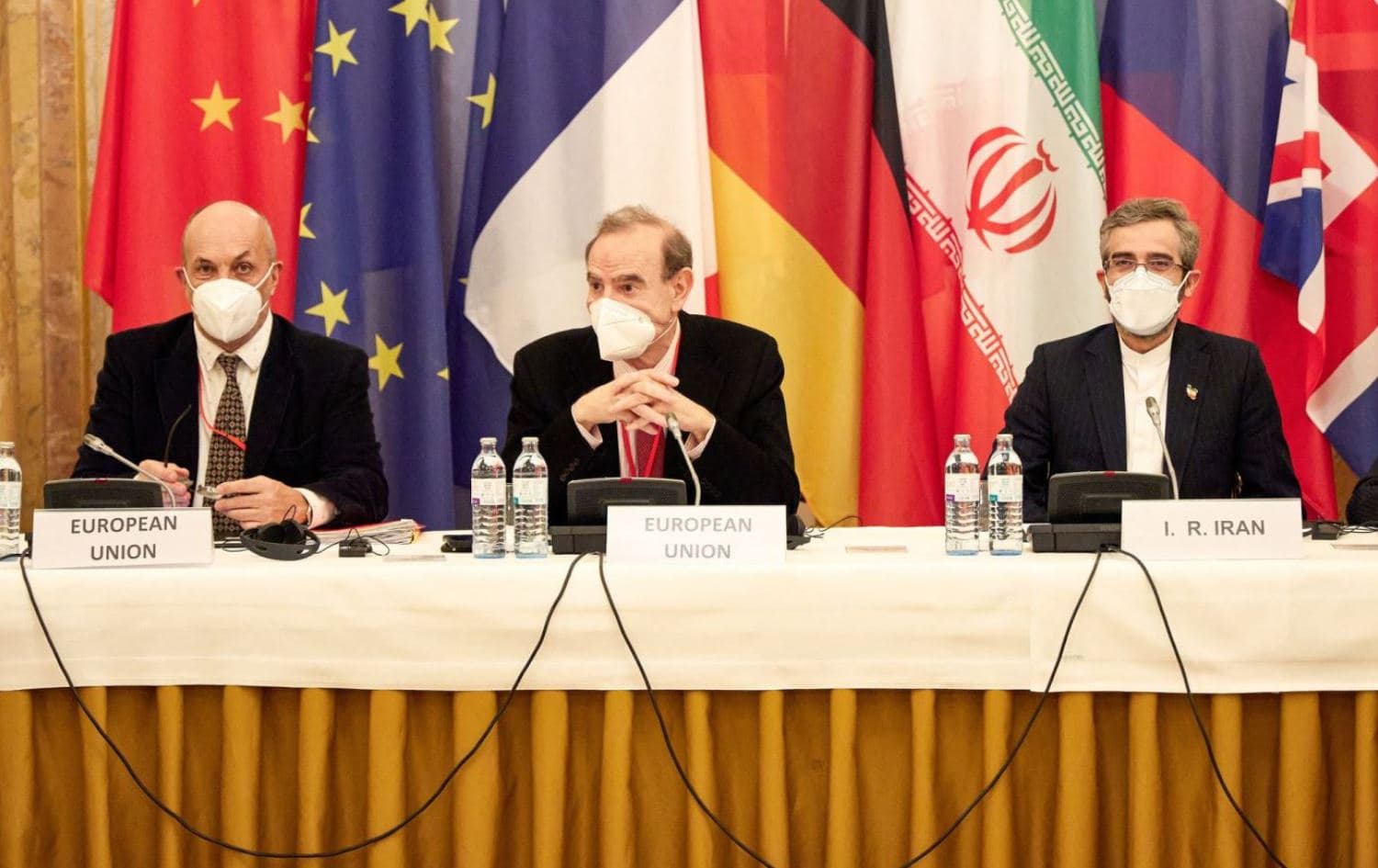 EU envoy Enrique Mora (center) and Iranian Deputy Foreign Minister Ali Bagheri (right) attended a meeting of the joint commission on negotiations to revive nuclear deal talks in Vienna on December 9, 2021. File Photo: AFP