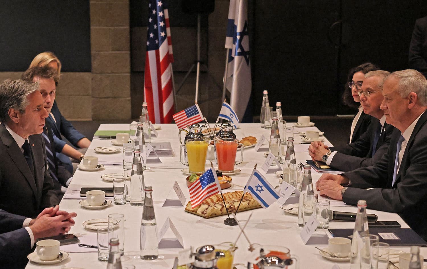 Israel’s Defence Minister Benny Gantz (R) meets with US Secretary of State Antony Blinken in Jerusalem on March 27, 2022, ahead of talks in Israel with Arab foreign ministers. Photo: Menahem Kahana/AFP