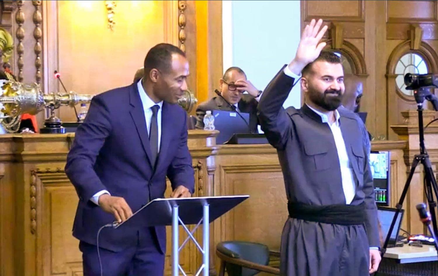 Kurdish councillor Sarbaz Barznji taking the oath to become the deputy mayor of Lambeth. Photo: Sarbaz Barznji/Facebook