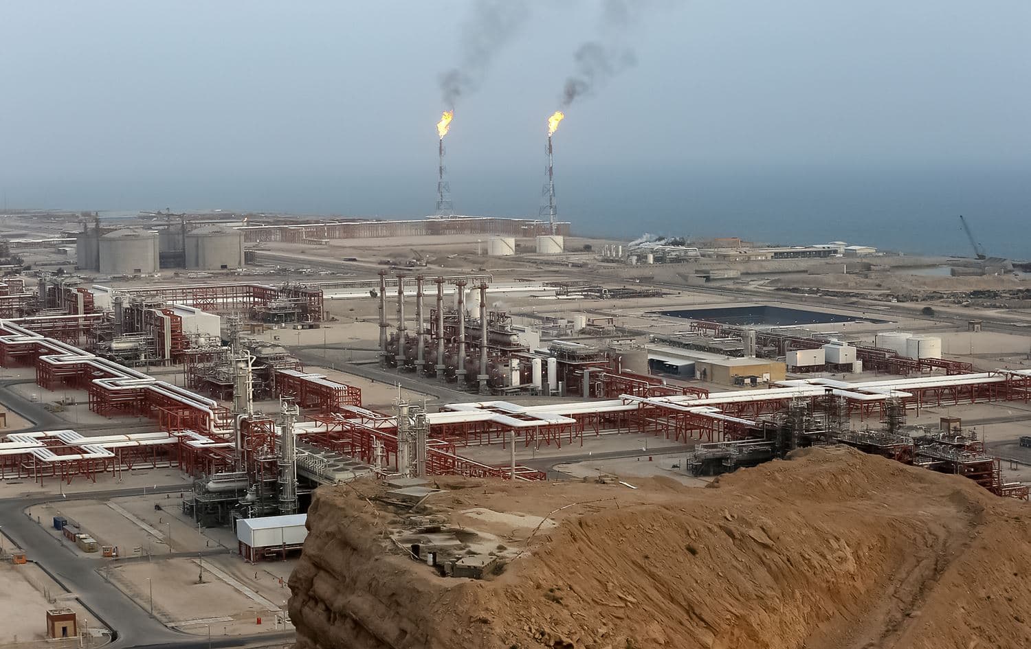 Photo shows natural gas refineries at the South Pars gas field on the northern coast of the Persian Gulf, in Asaluyeh, Iran. Photo: Vahid Salemi/AP