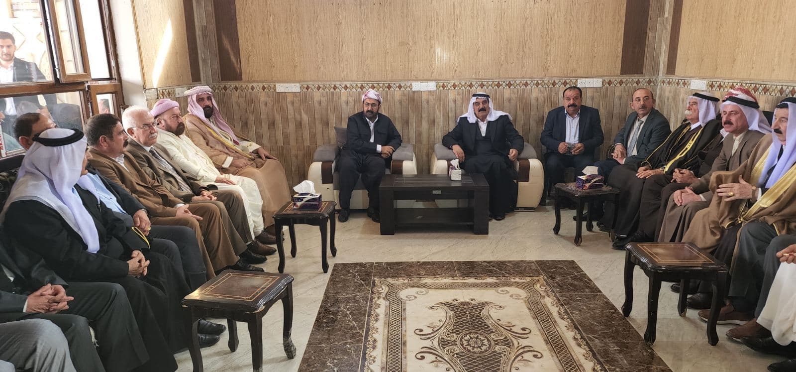 Mîr Hazim Tehsîn Beg, Mîrê Kurdên Êzdî li gundê Til Qeseb ê Şingalê. Wêne: Eyûb Nisrî / Rûdaw