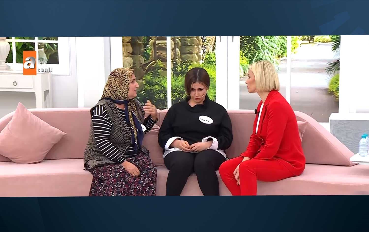 From left: Besima Toma, her daughter and Esra Erol during ATV program, aired on December 12, 2022. Photo: screengrab/ATV