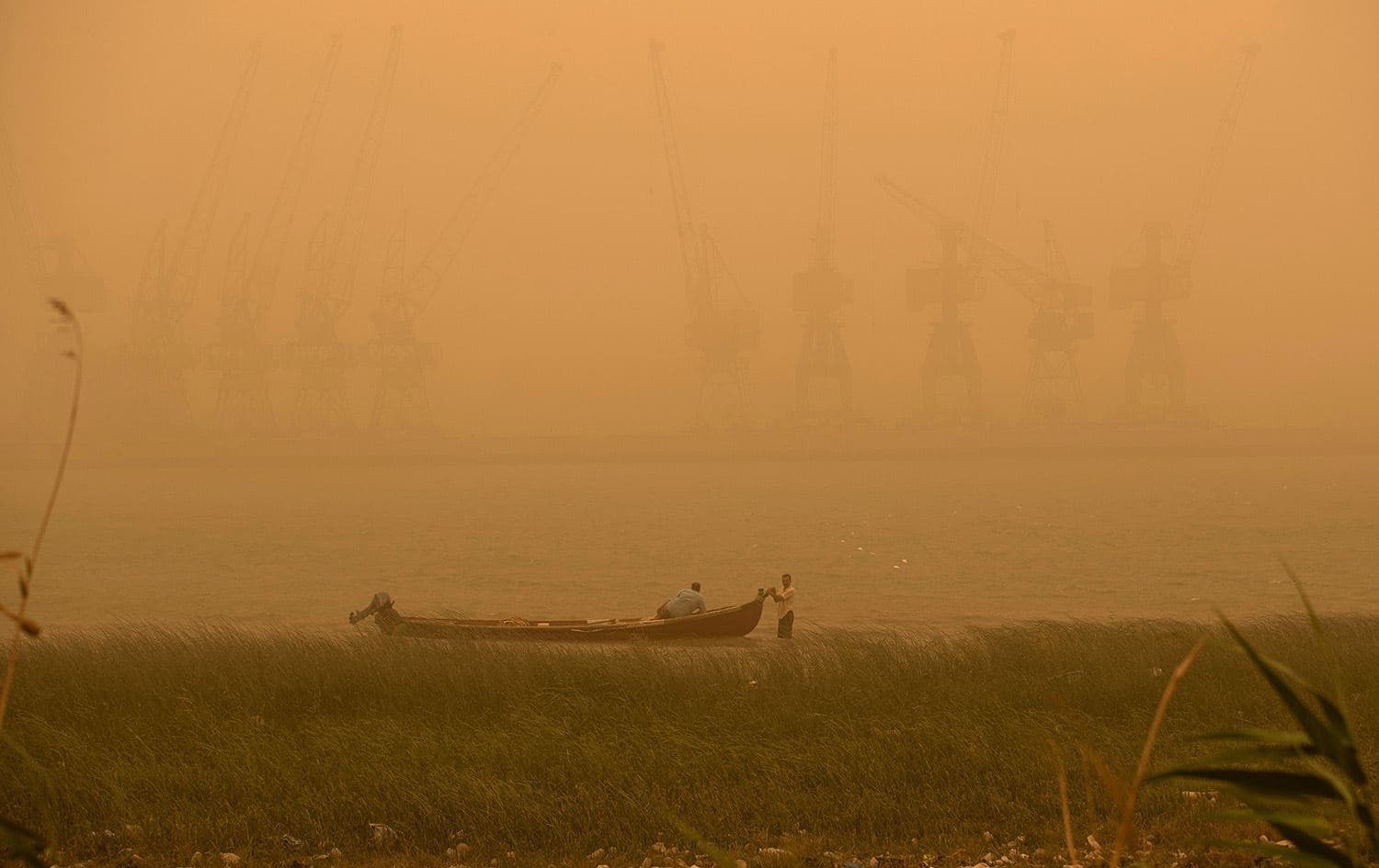 A sandstorm in Basra in 2021. Photo: AFP/file