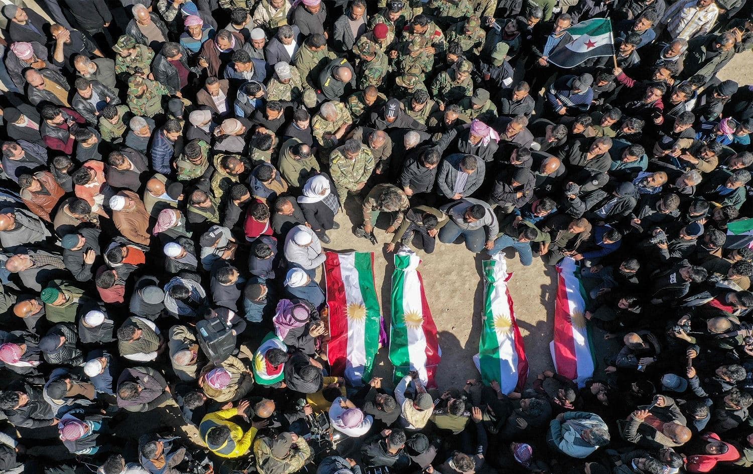 Saldırıda katledilen 4 Kürt toprağa verildi / AFP
