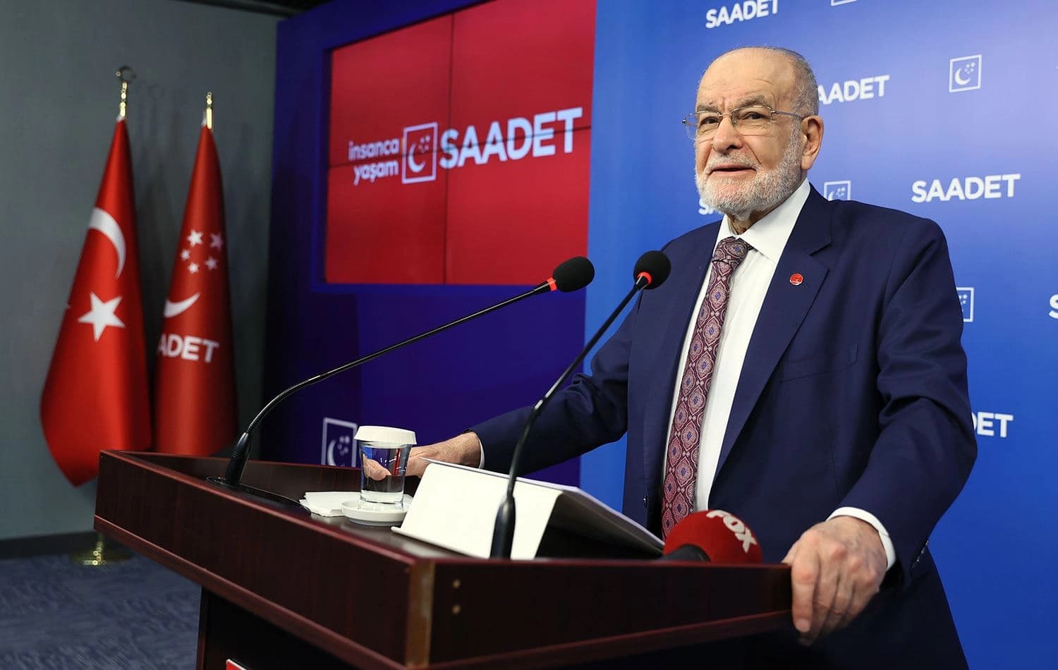 Saadet Partisi Genel Başkanı Temel Karamollaoğlu Ankara'da basın toplantısı düzenledi / AA