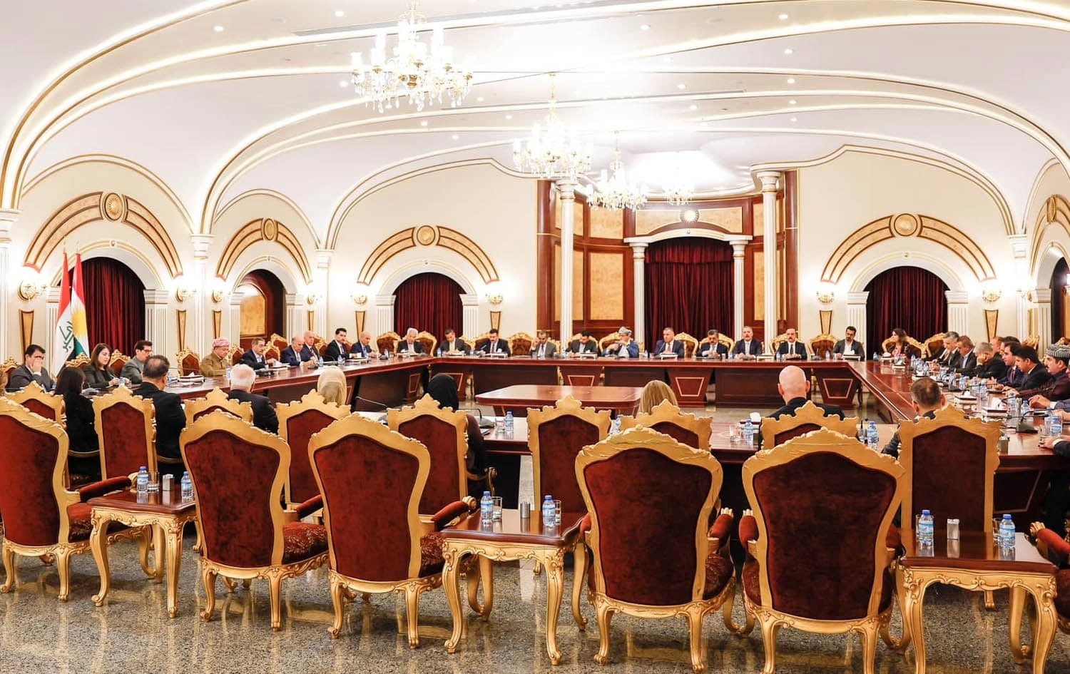 کۆبوونەوەی سەرۆک بارزانی لەگەڵ وەزیر و ئەندامانی فراكسیۆنی پارتی لە ئەنجوومەنی نوێنەرانی عێراق