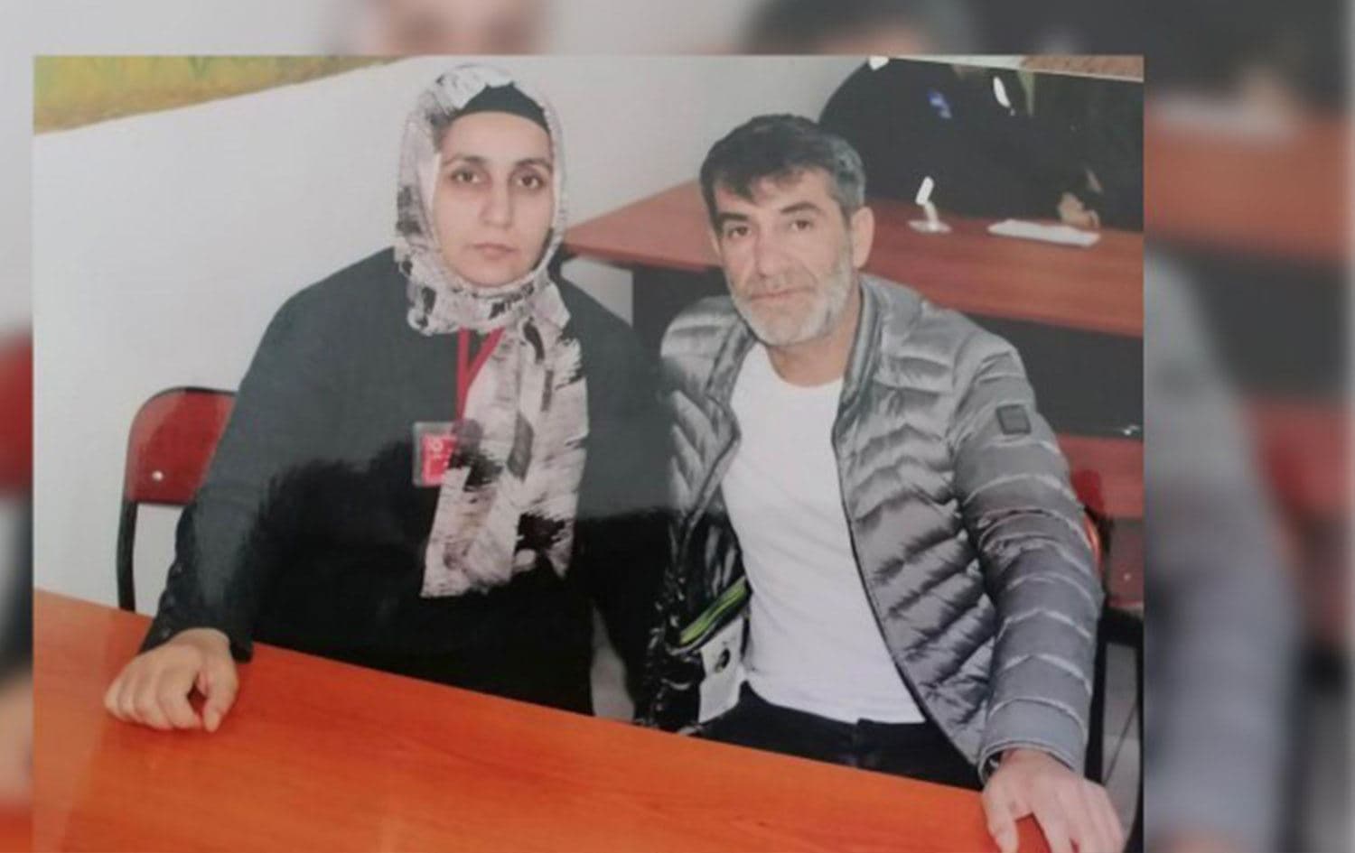 Yılmaz Özalp / Sağdaki