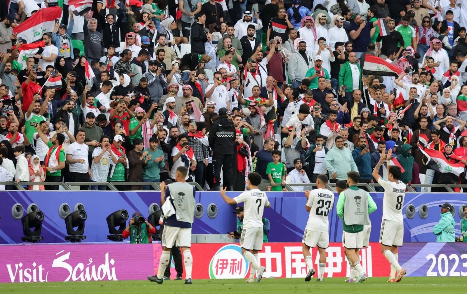 Iraq's players applaud the fans at the winning the Asian Cup match against Japan at the Education City Stadium in Al-Rayyan, west of Doha on January 19, 2024. Photo: Giuseppe CACACE / AFP