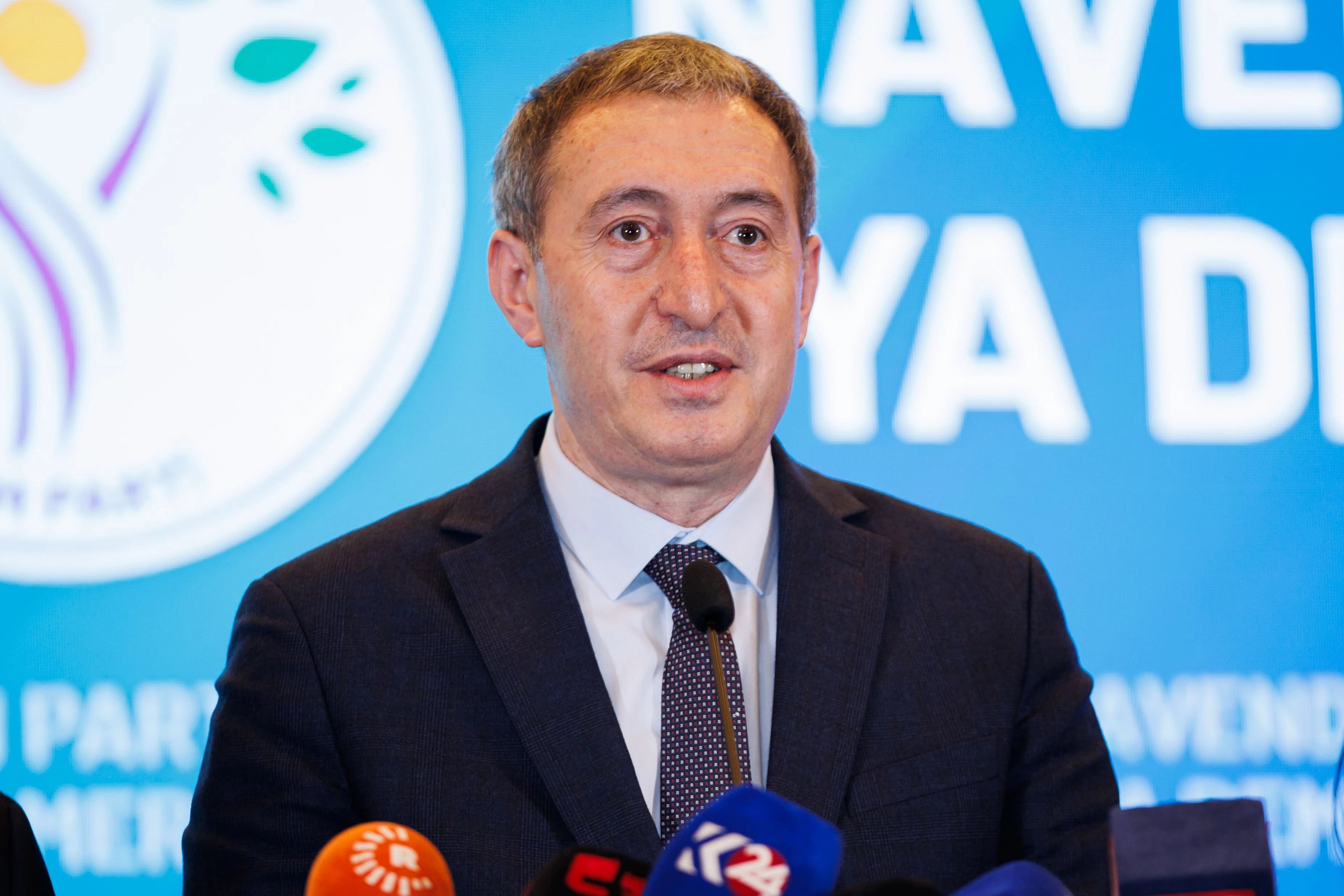 تونجەر باکرهان، هاوسەرۆکی گشتیی پارتی یەکسانی و دیموکراسیی گەلان - دەم پارتی.