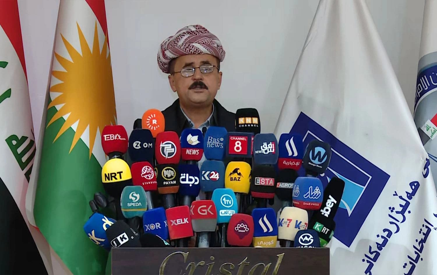فەرهاد ئەسعەد شێتنەیی، بەرپرسی هۆبەی لایەنە سیاسییەکان لە نووسینگەی هەولێری کۆمیسیۆنی هەڵبژاردنەکانی عێراق