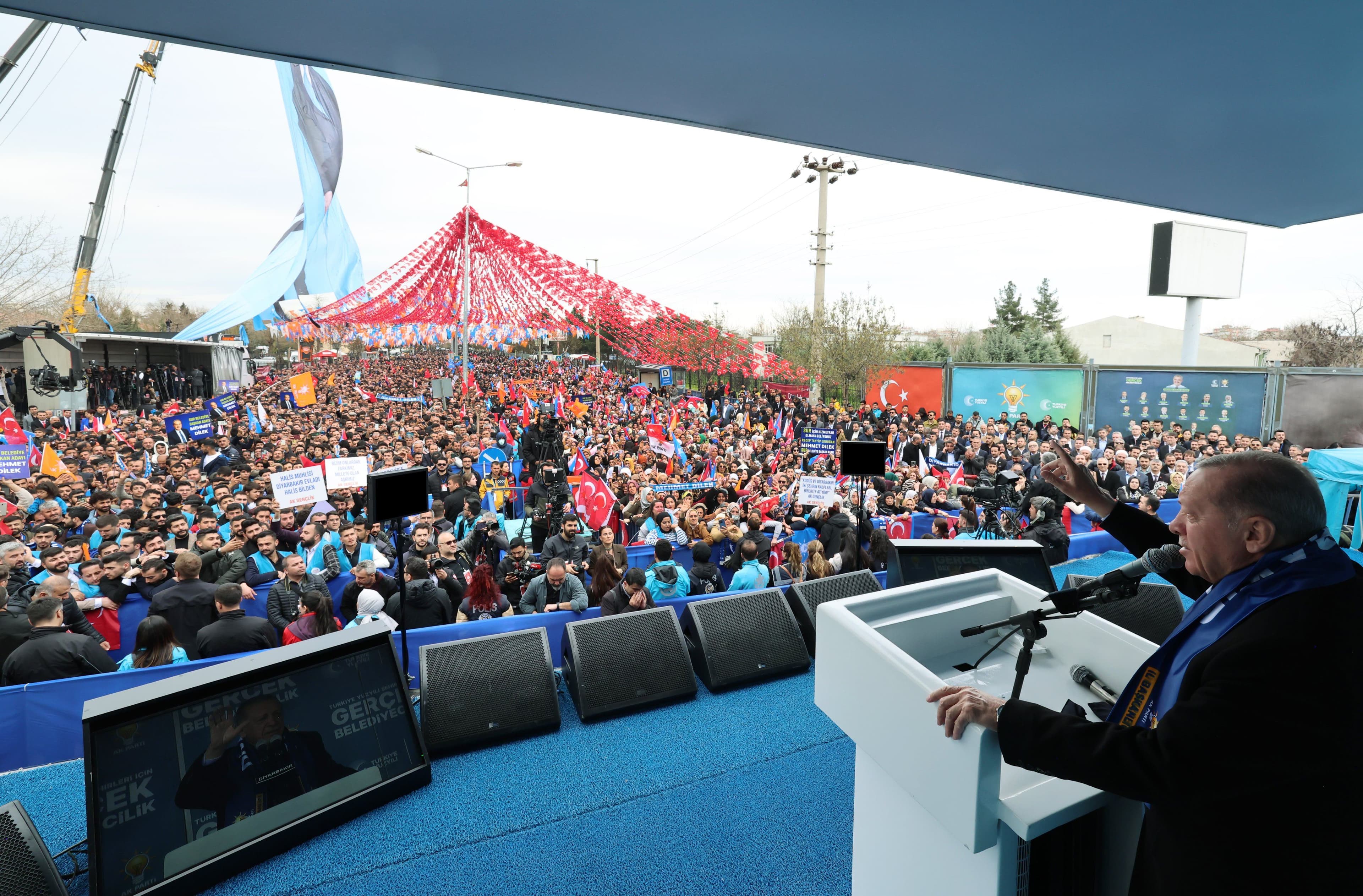 Turkish President Recep Tayyip Erdogan speaking during an election rally in Amed on March 27, 2024. Photo: AKP