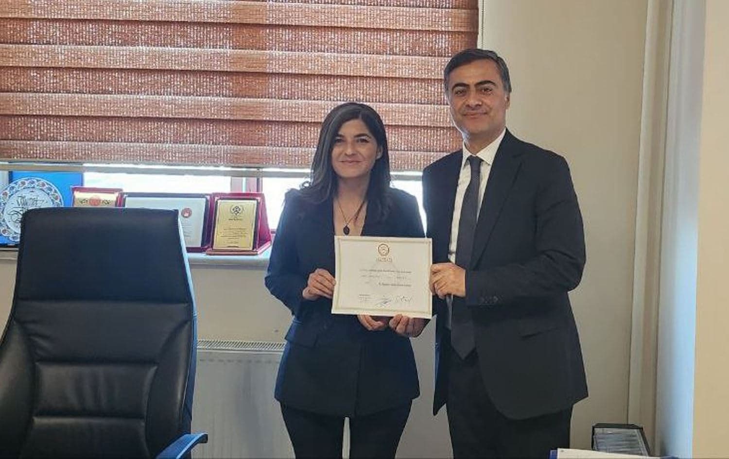 Abdullah Zeydan (right) and Neslihan Sedal, co-Mayors of Van receiving mandate to take up their role as the mayors of the city on April 5, 2024. Photo: Masallah Dekak/Rudaw