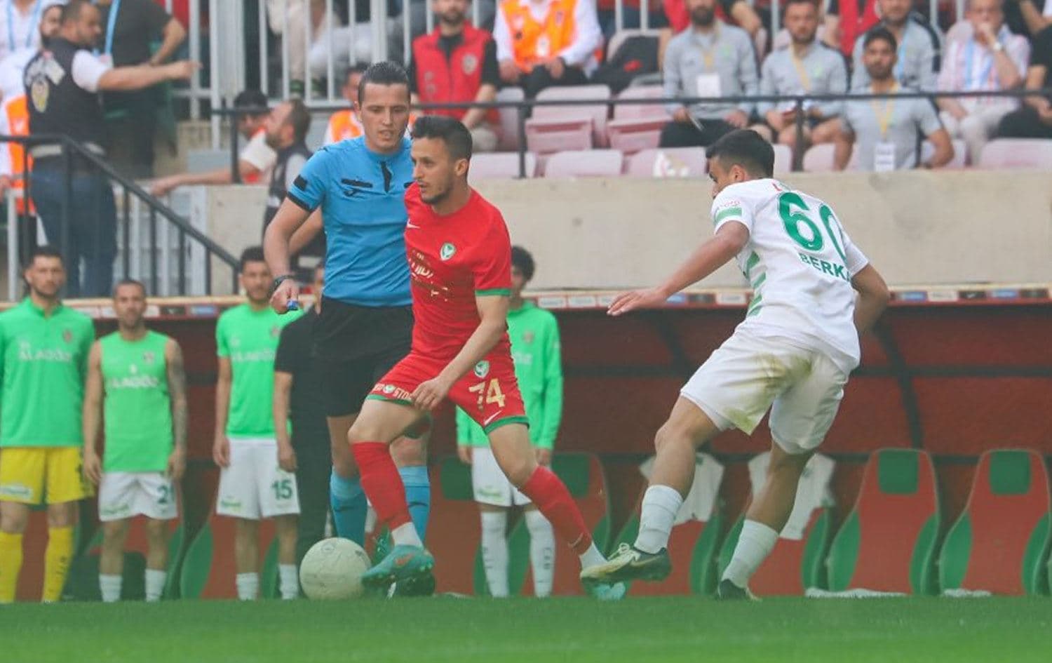 Amedspor, evinde karşılaştığı Iğdır FK'ye 2-0 yenildi