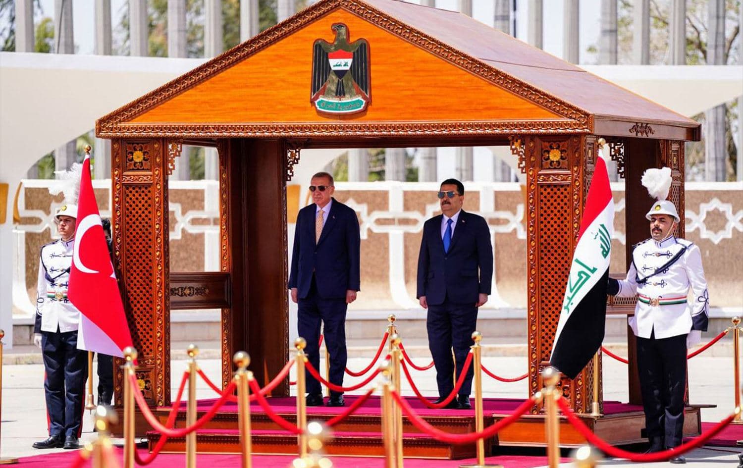 Iraqi Prime Minister Mohammed Shia' al-Sudani (right) receiving Turkish President Recep Tayyip Erdogan (left) in an official ceremony at Baghdad International Airport on April 22, 2024. Photo: Sudani's office