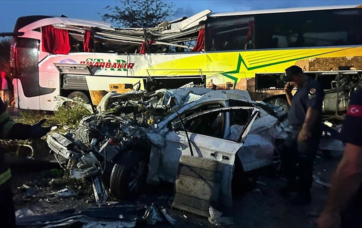 The aftermath of the chain-collision that claimed the lives of 10 people in Turkey's southern Mersin province on May 26, 2024. Photo: AA