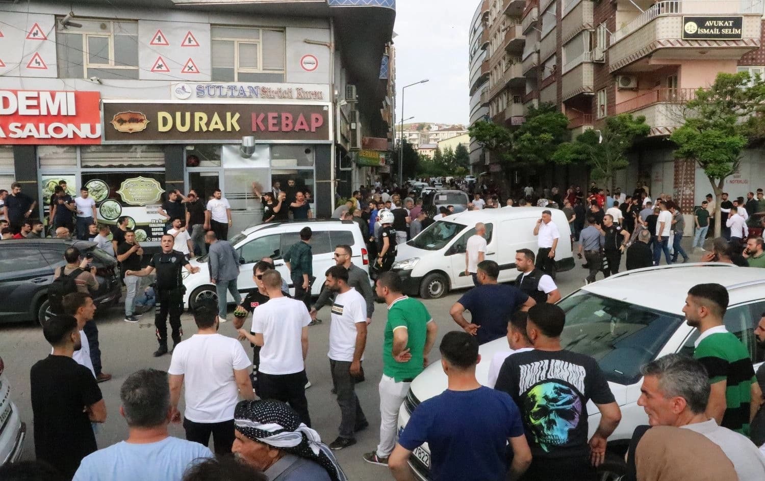 Li Sêrtê 2 malbatan bi çekan pev çûn / Wêne: AA