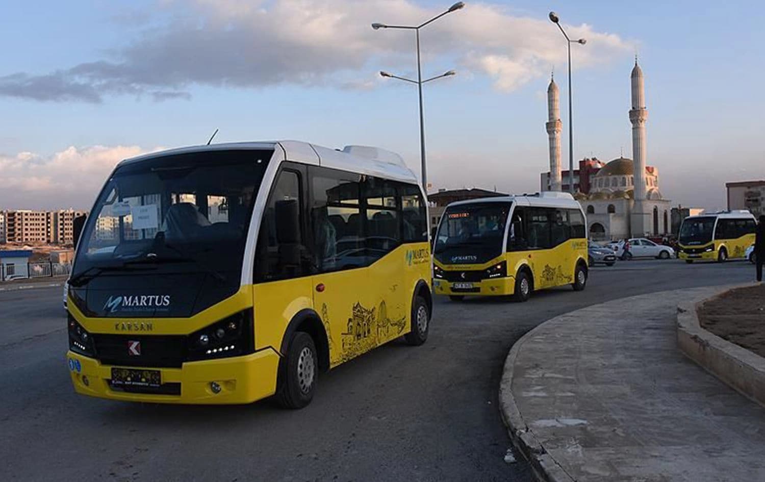 Mînîbusên nav bajêr ên Mêrdînê/Wêne: AA