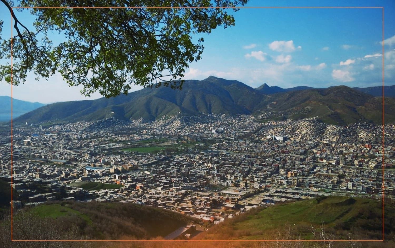 دیمەنێکی گشتیی شاری مەریوان