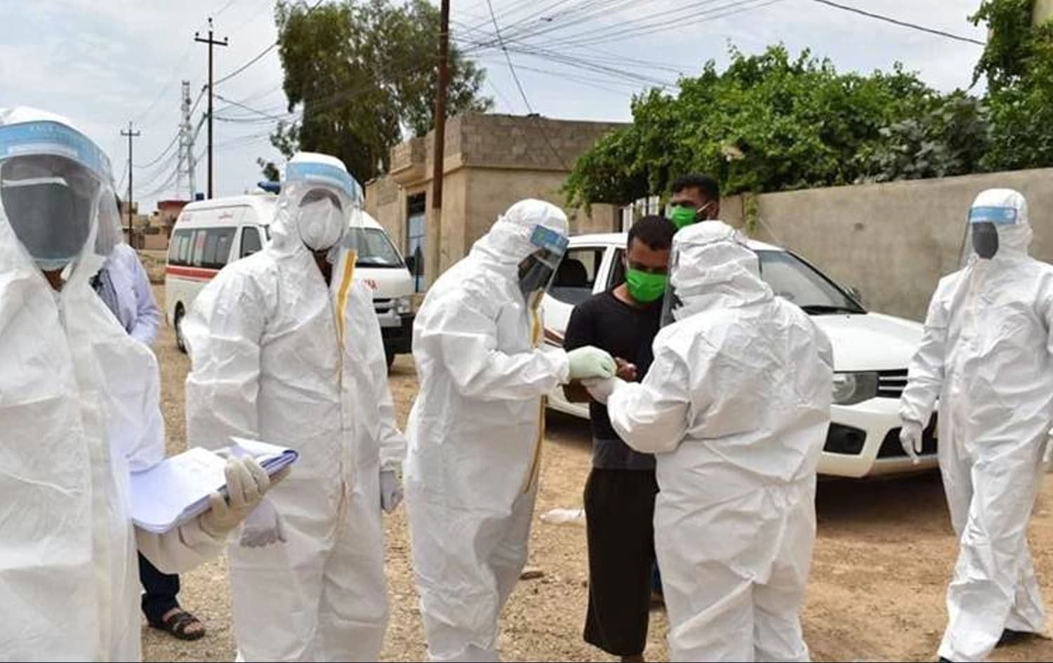 Testing for Crimean-Congo hemorrhagic fever in Iraq. Photo: INA.