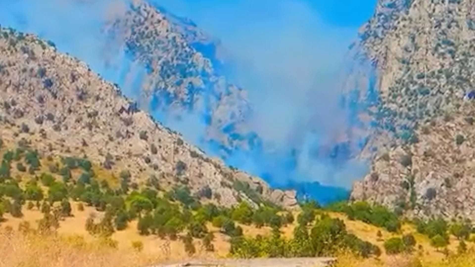 دیمەنێک لە بۆردوومانەکەی گوندەکەی ئامێدی لەلایەن تورکیاوە.
