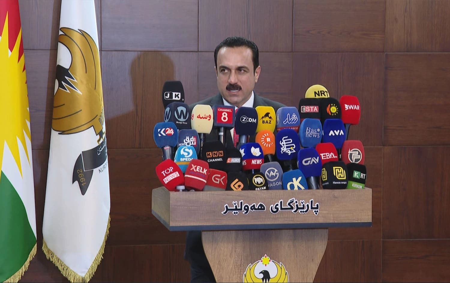 Erbil Governor Omed Khoshnaw speaking at a press conference addressing the city's pollusion on August 4, 2024. Photo: Rudaw