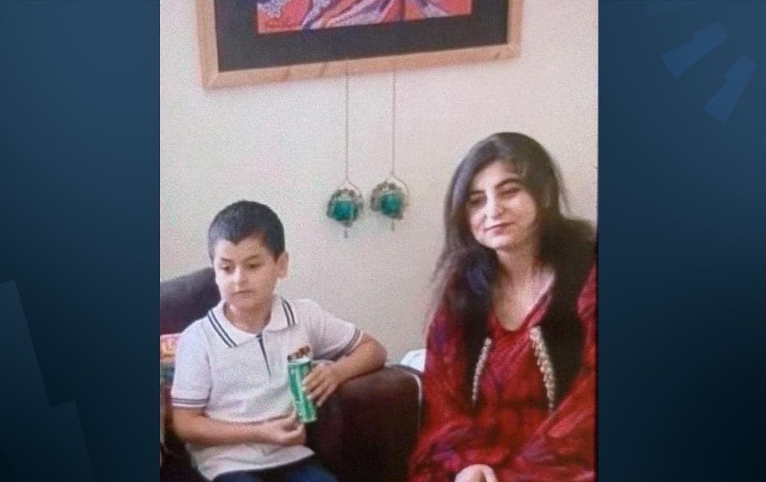 وێنەی دایک و کوڕەکە.