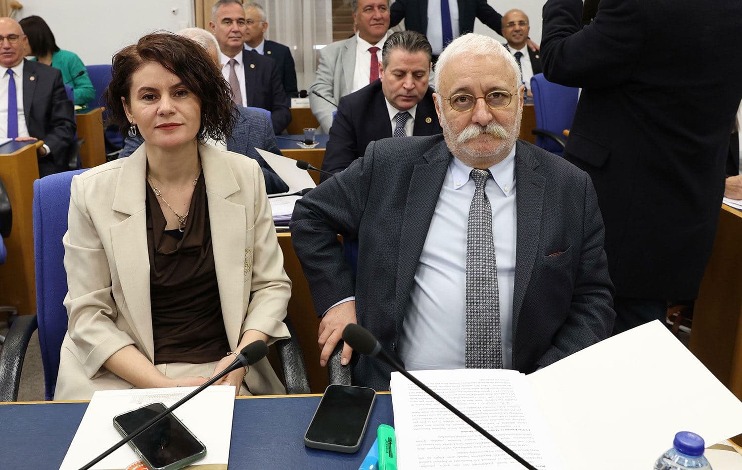 DEM Parti Antalya Milletvekili Saruhan Olu (solda) Meclis Plan ve Bütçe Komisyonu'nda konuştu. / Foto: ANKA