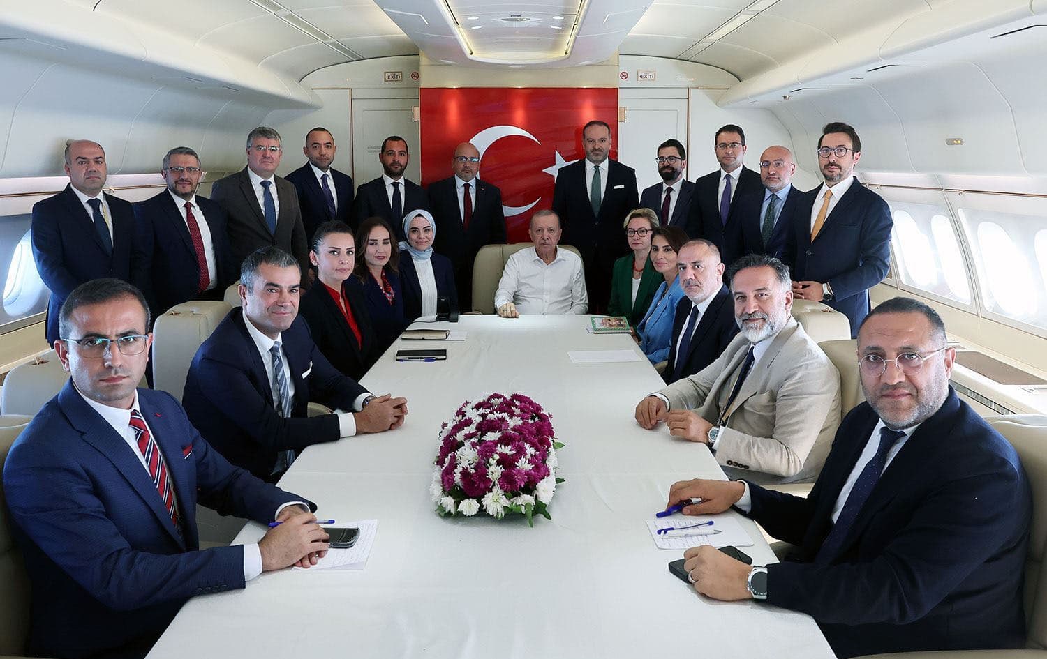 Turkish President Recep Tayyip Erdogan speaks to journalists on his return flight from Rio de Janiero after attending the G20 leaders' summit. Photo: AA