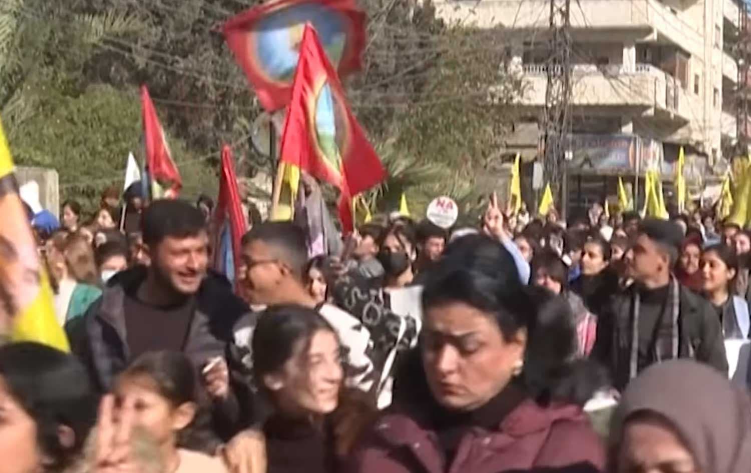 خۆپێشاندانێک لە رۆژئاوای کوردستان؛ وێنە: ئەرشیف