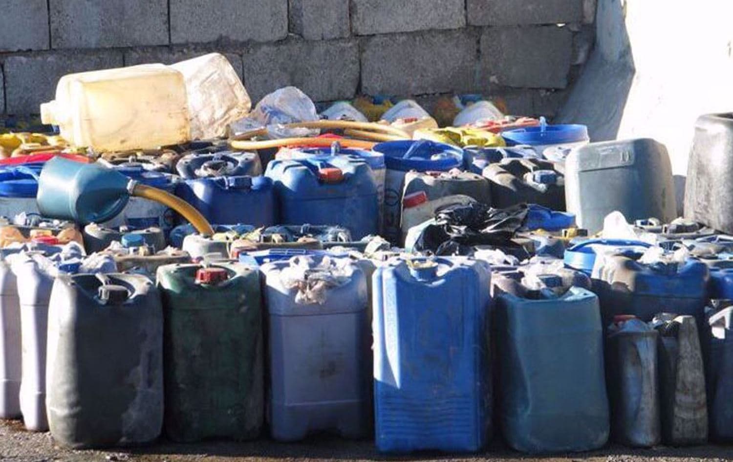 دەستبەسەرداگرتنی بڕێک سووتەمەنیی ساختە لە کرماشان. وێنە: ئەرشیڤ