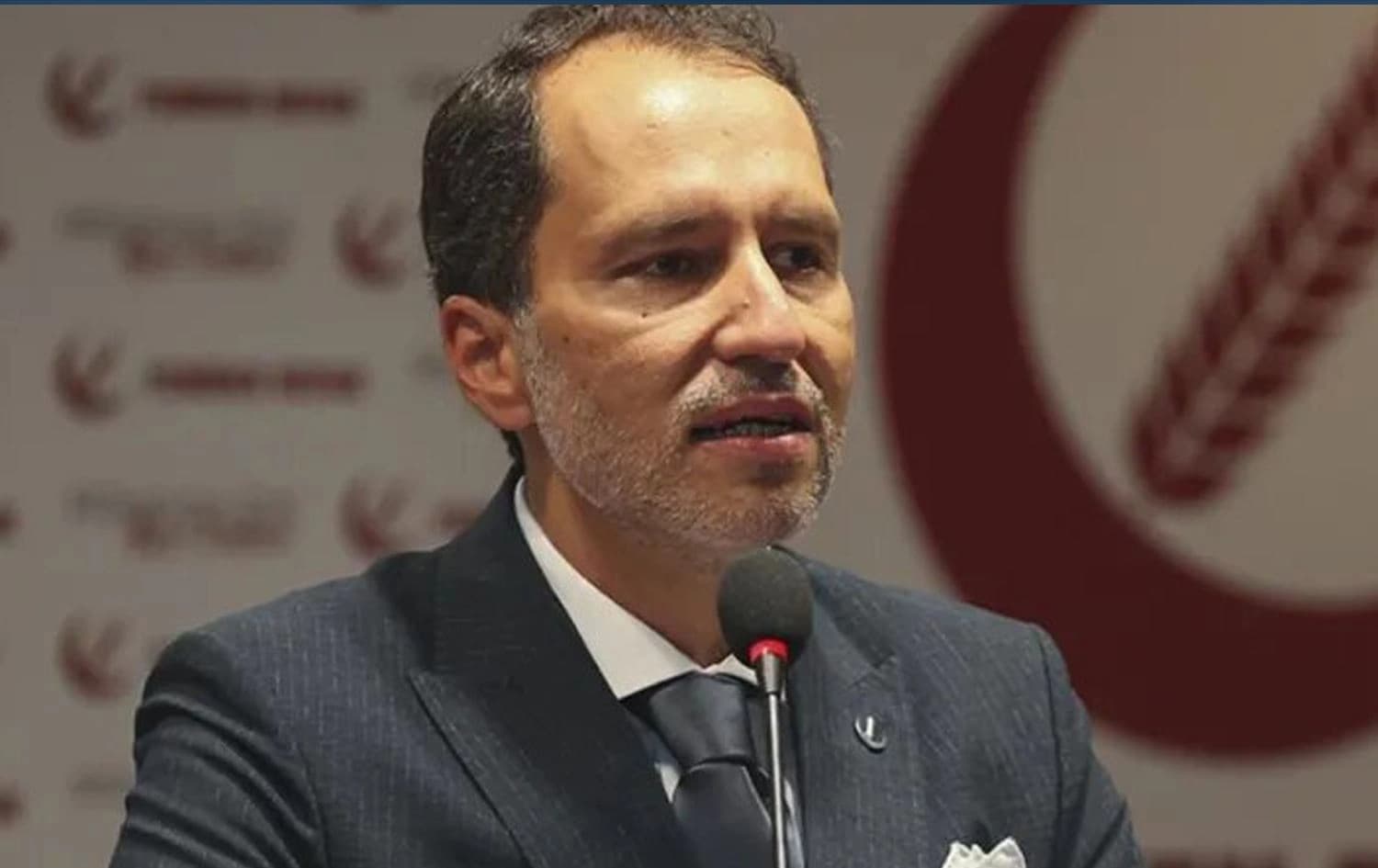 فاتیح ئەربەکان، سەرۆکی پارتی سەرلەنوێ رەفاهـ.